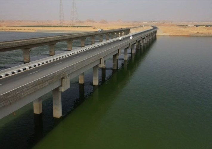 هيئة الطرق والكباري تنفي هدم كوبري مفيض توشكى القديم بأسوان بسبب تشققات