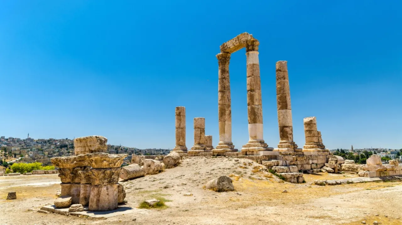 طقس معتدل مع انخفاض طفيف على درجات الحرارة الخميس والجمعة