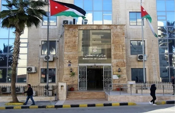 وزير العمل يلتقي نقابة أصحاب مكاتب استقدام العاملين في…