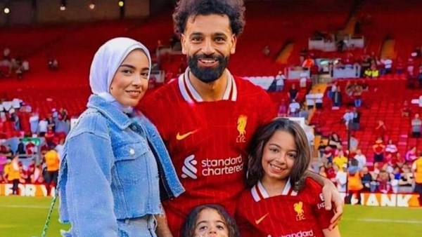أبو البنات جاب ولد.. أسرار وصور من حياة محمد صلاح العائلية |شاهد