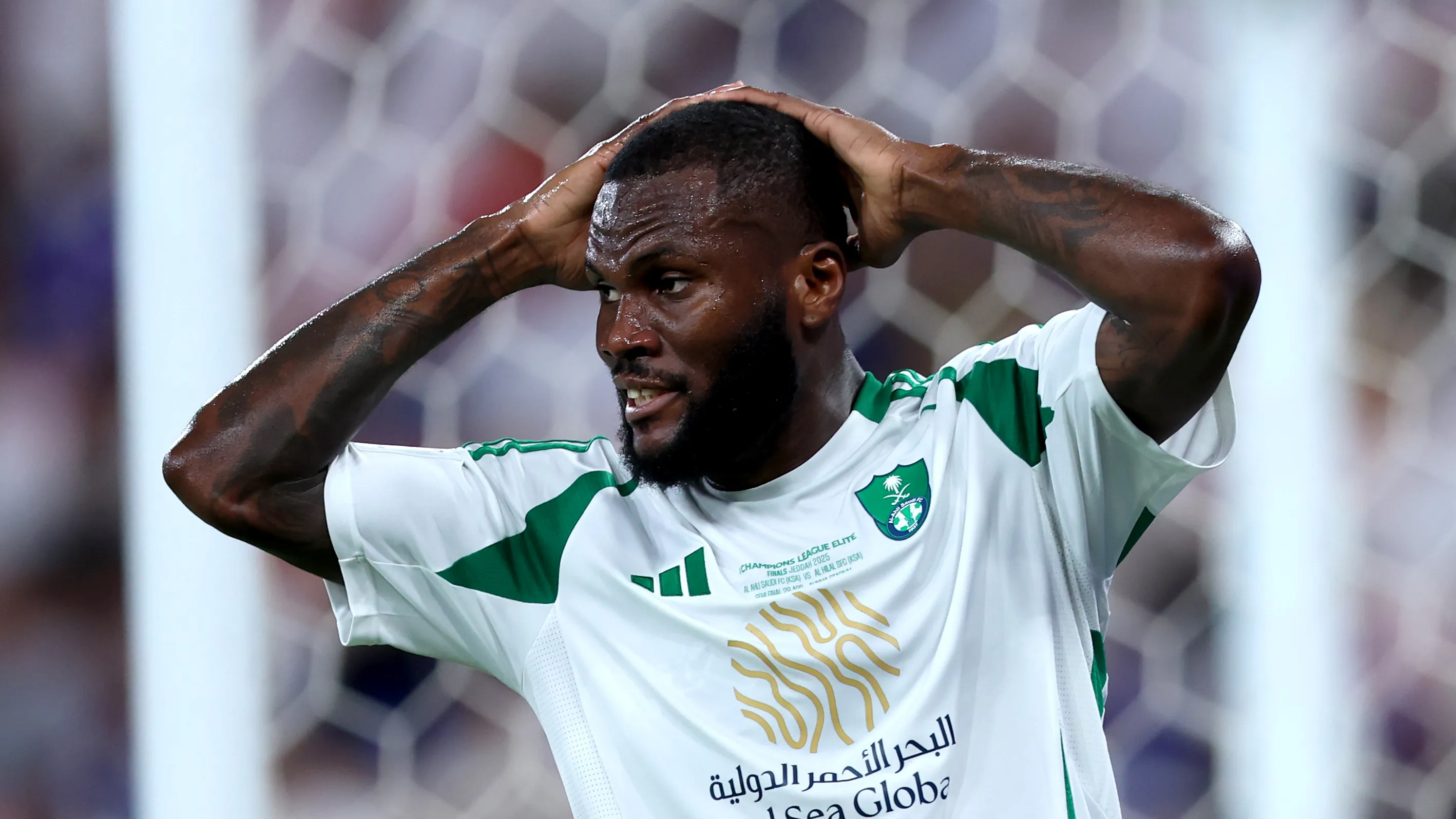 تنافس عليه الاتحاد والدرعية.. الأهلي يقتنص بديل كيسيه من فرنسا