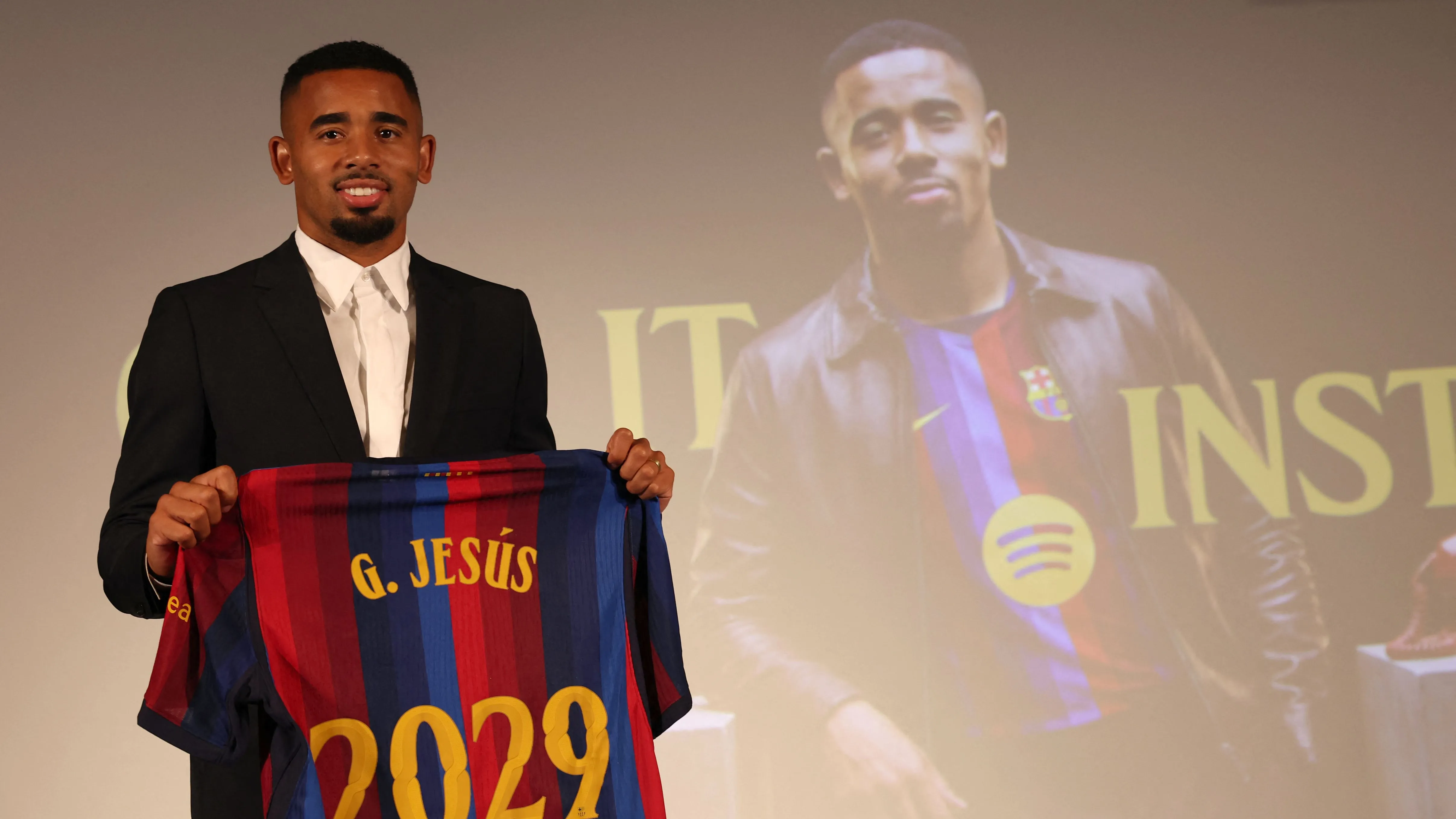 مفاجأة.. برشلونة رفض ضم هذا اللاعب من أجل جيسوس